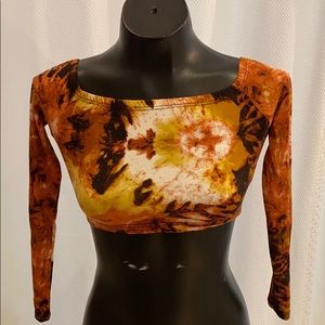 Long sleeve crop top